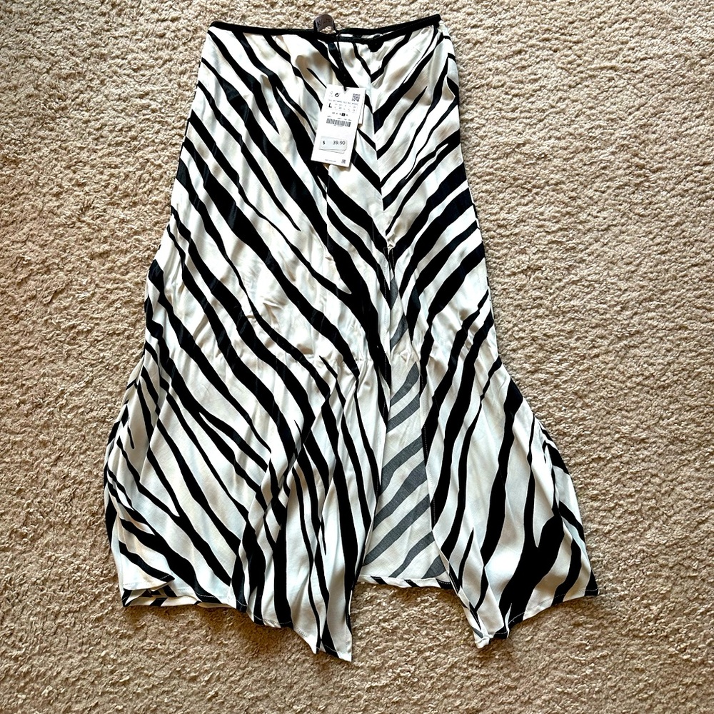 Zara striped skirt for sale- new with tags!!